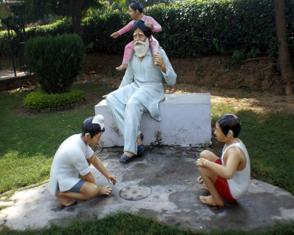 Budha Baba with Childrens Fiber Statue